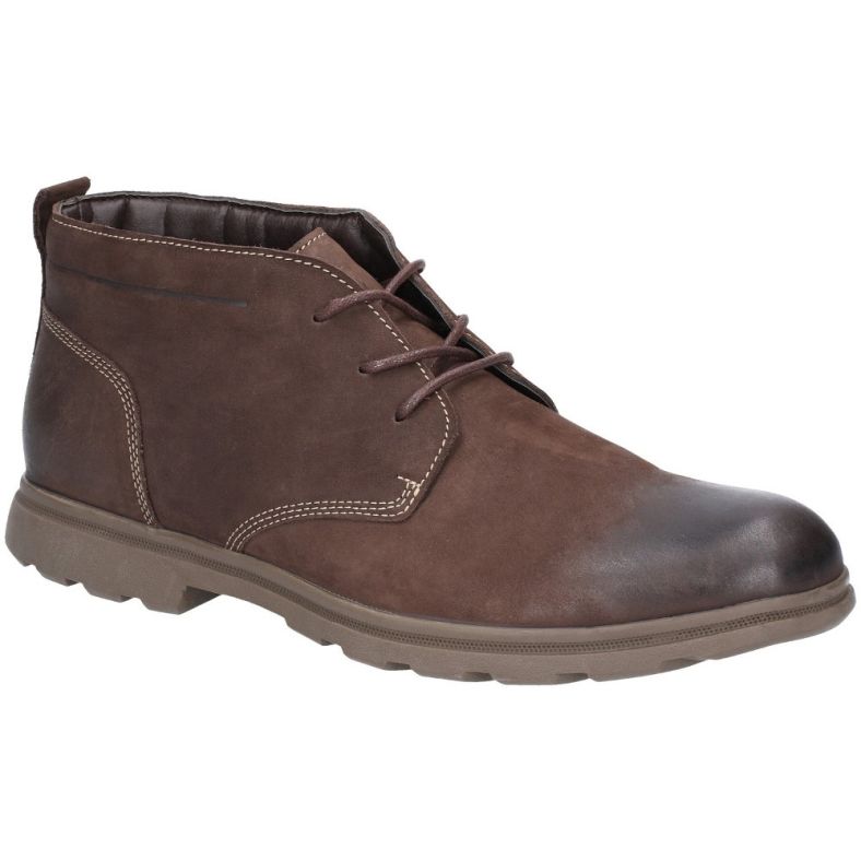 U chukka deals sneakers