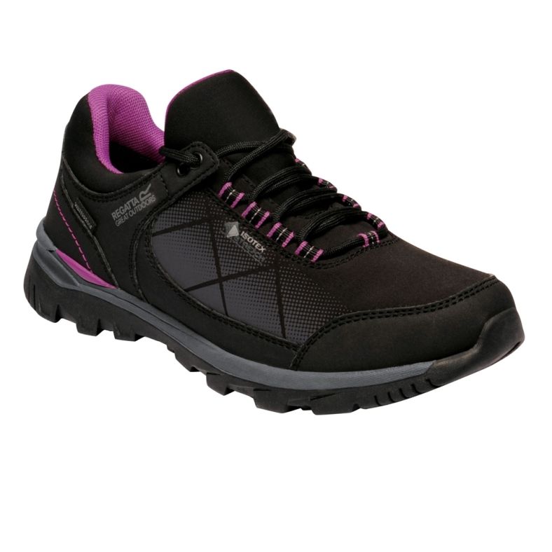 Shoes with deals stretch fabric uppers