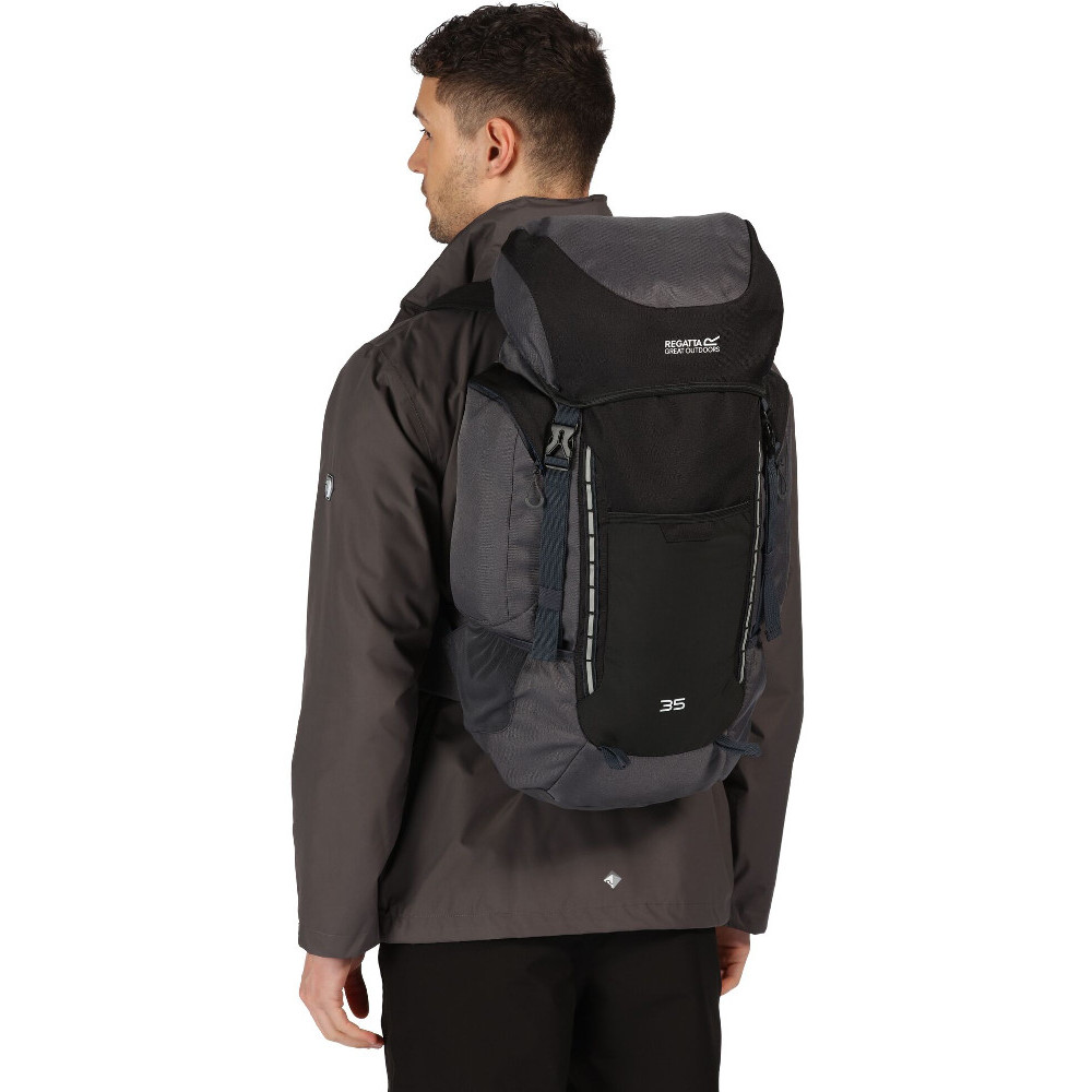 Regatta Unisex Highton 35L Reflective Hardwearing Backpack 30L - 39L